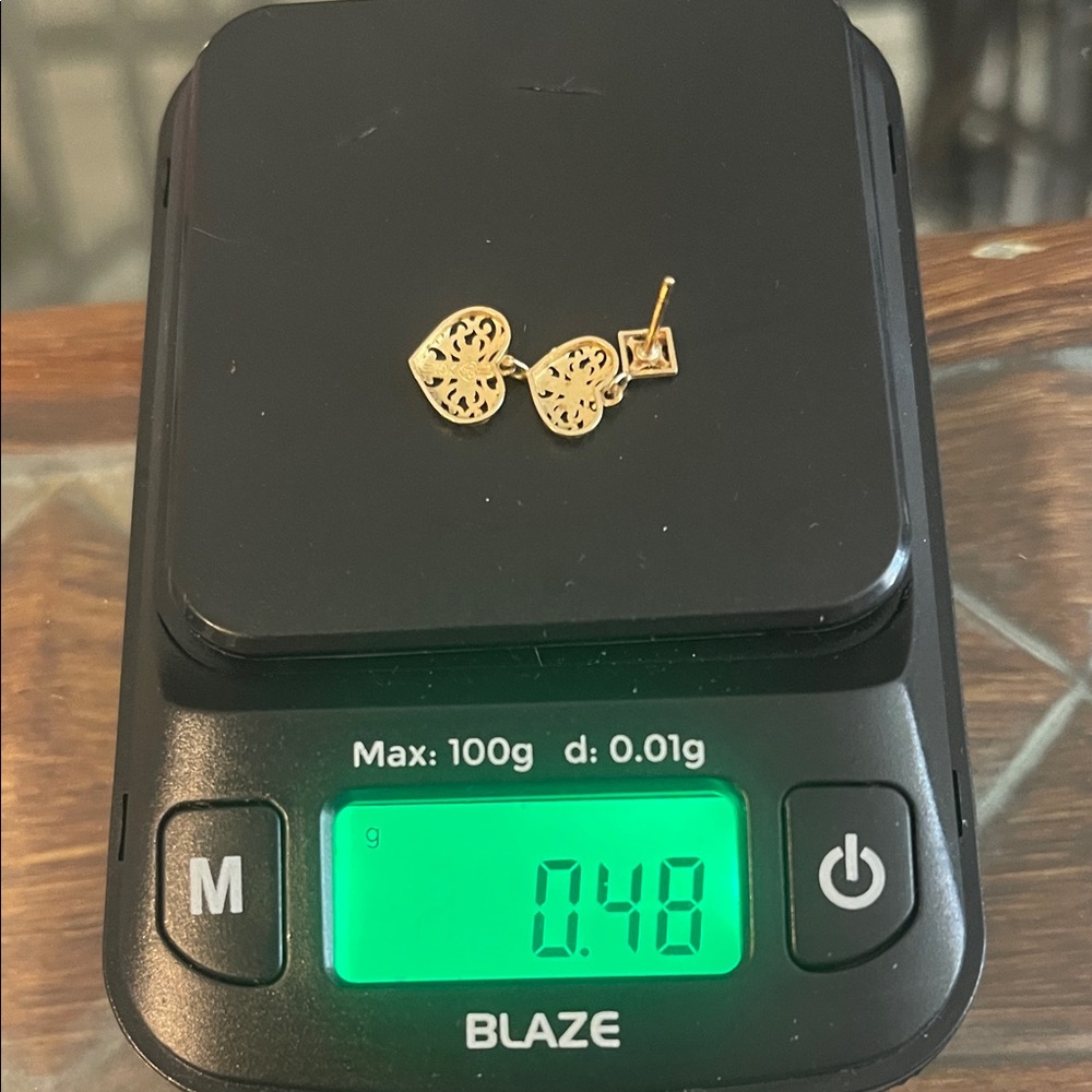 Single Scrap Earring 10k
